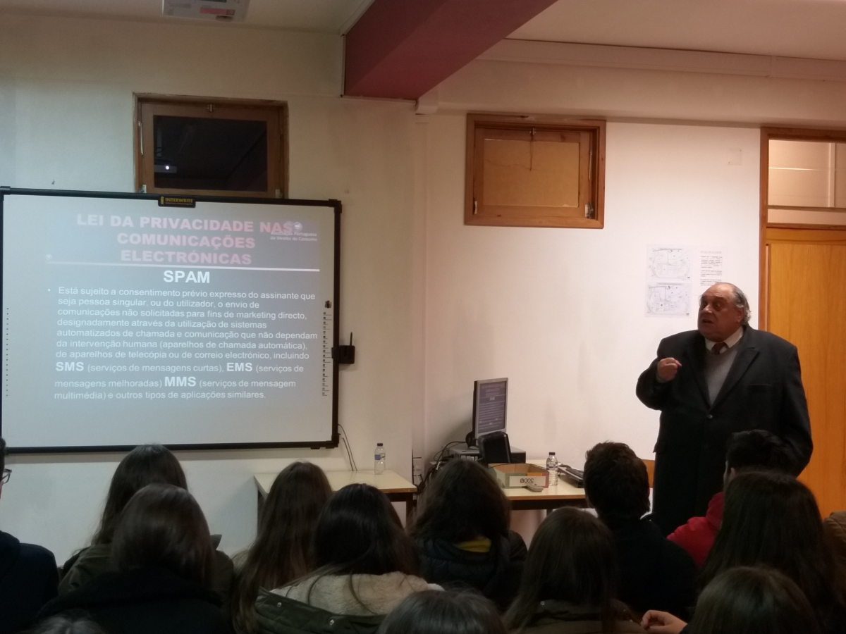 “Comunicações Eletrónicas” em debate na Escola Secundária