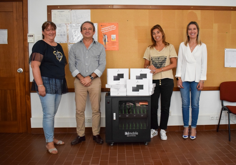 Município entrega Tablets ao Agrupamento de Escolas do Concelho